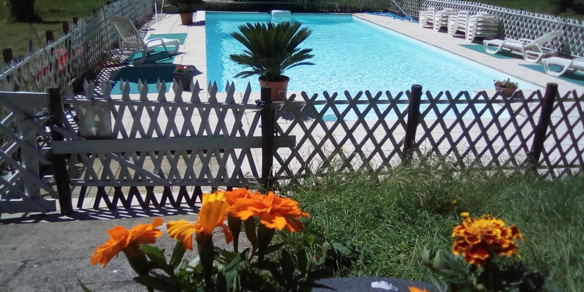 Hotel Du Val D'Aure Cadéac エクステリア 写真