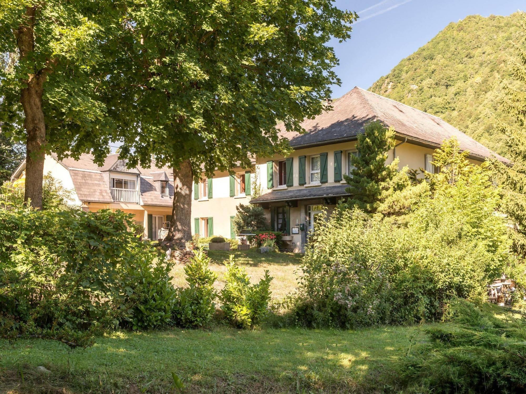 Hotel Du Val D'Aure Cadéac エクステリア 写真